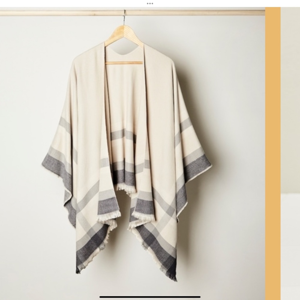 Sizu Poncho Wrap from Alltrue box; new/never worn